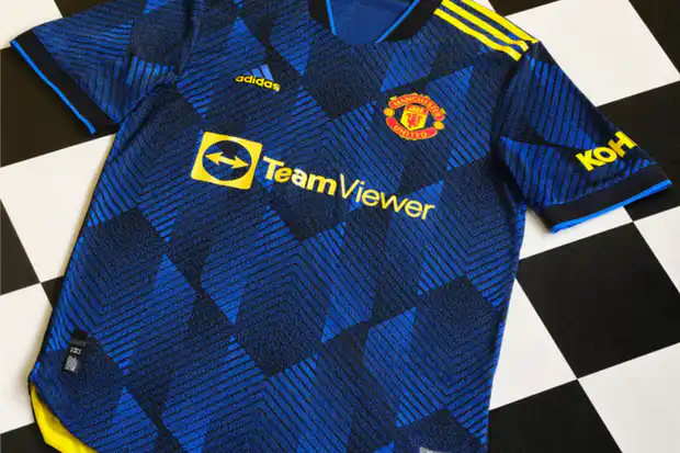 Manchester United unveil ’90s remix’ third kit