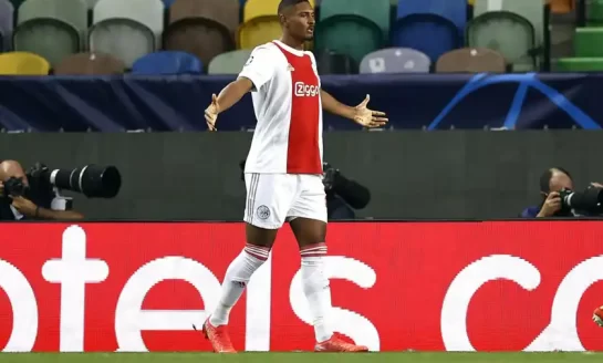 Sébastien Haller makes CL history with first half brace for Ajax ⚡