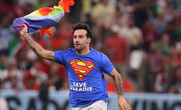 PORTUGAL V URUGUAY PAUSED AS PITCH INVADER ENTERS WITH RAINBOW FLAG 🏳️‍🌈