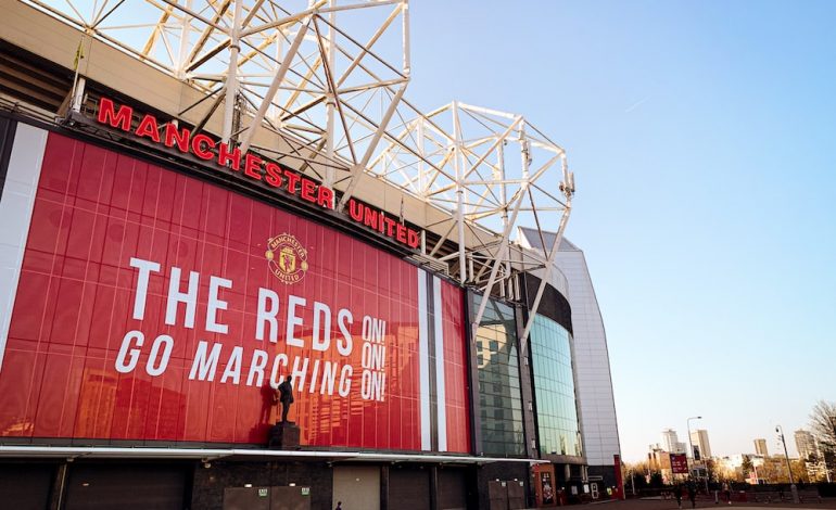 GLAZER FAMILY CONFIRM THEY ARE LOOKING TO SELL MANCHESTER UNITED